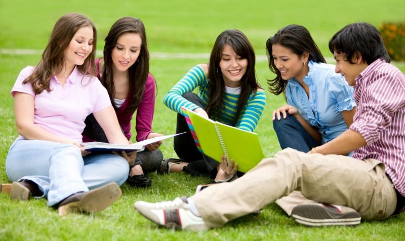 Phương pháp học này vừa giúp bạn luyện nghe, luyện nói, hơn nữa là luyện chất giọng bản địa