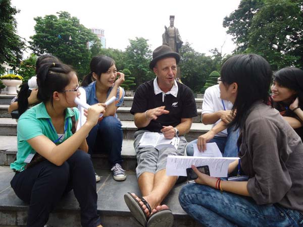 Chủ động thực hành giao tiếp kết hợp với kỹ thuật nối âm trong tiếng Anh
